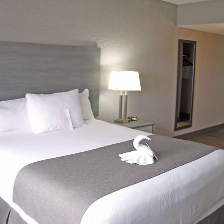 Ramada By Wyndham Edmonton Yellowhead Nw Kültér fotó