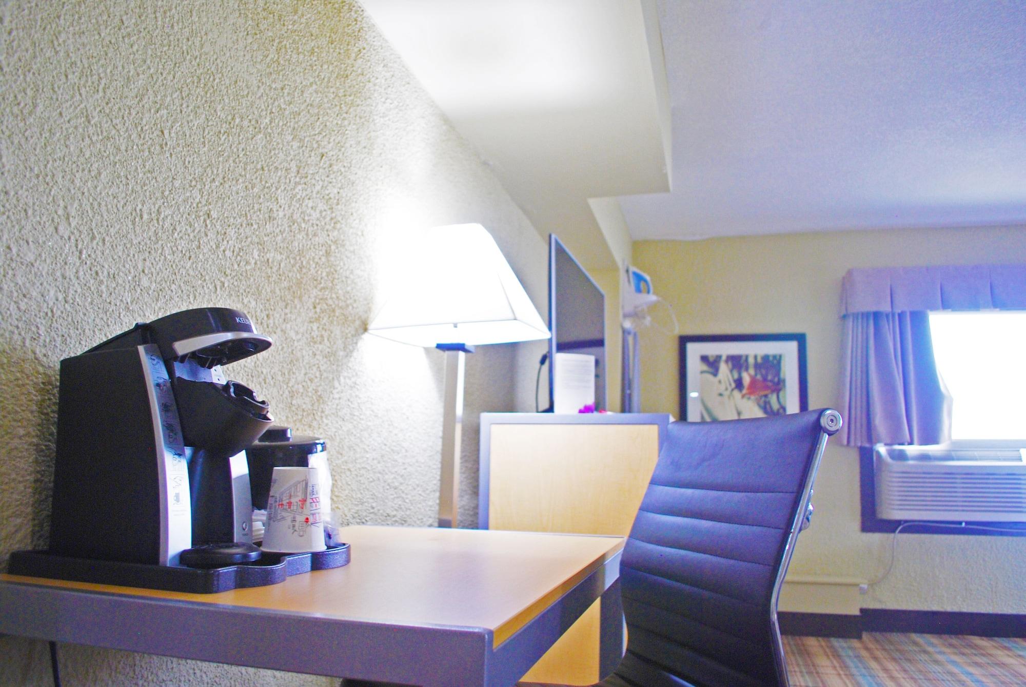 Ramada By Wyndham Edmonton Yellowhead Nw Kültér fotó